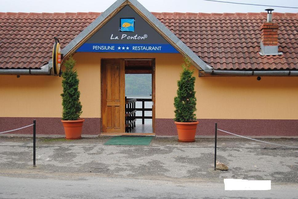 Pension La Ponton Ieşelniţa 외부 사진