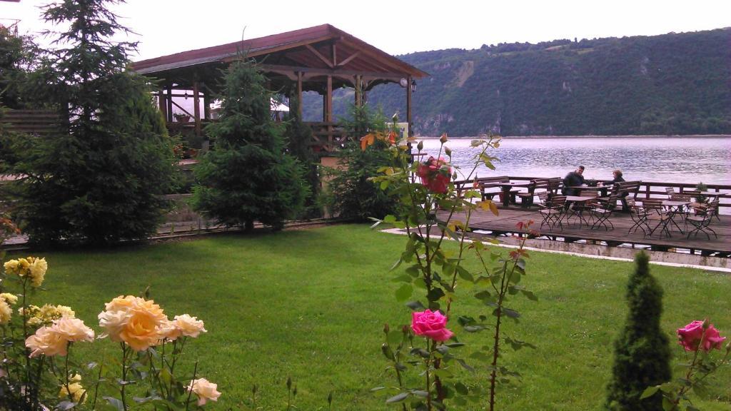 Pension La Ponton Ieşelniţa 외부 사진